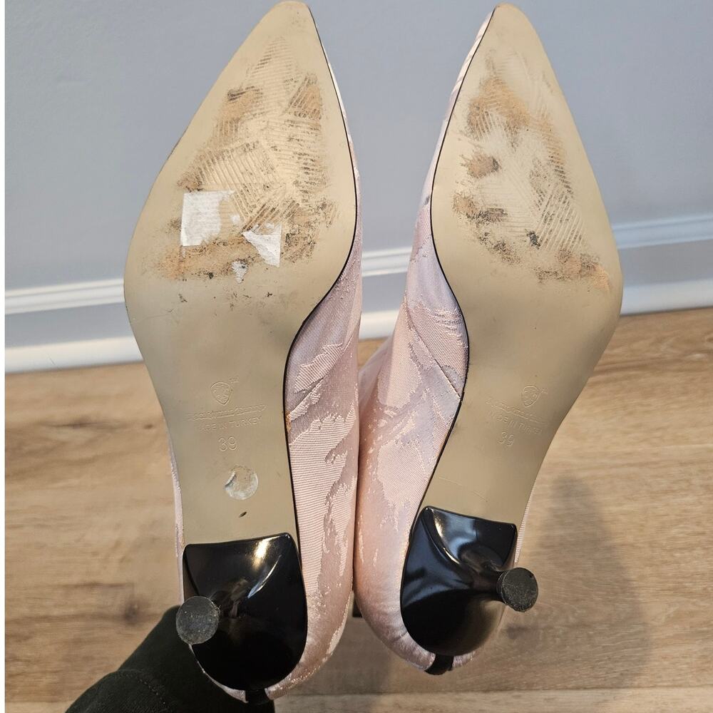 Rockwell Tharp Light Pink Silk Kitten Heel Ankle Boots sz 39 Pointy Toe Casual - Picture 5 of 11